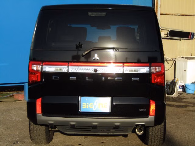 MITSUBISHI DELICA D:5