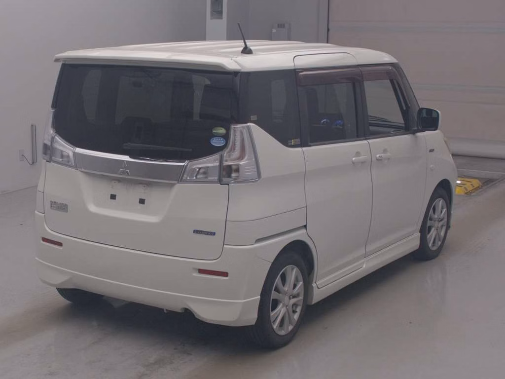 MITSUBISHI DELICA D:2