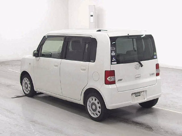 DAIHATSU MOVE CONTE