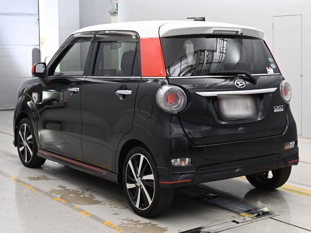 DAIHATSU CAST