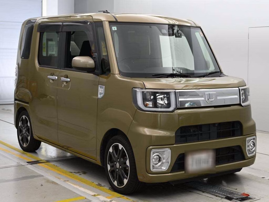 DAIHATSU WAKE