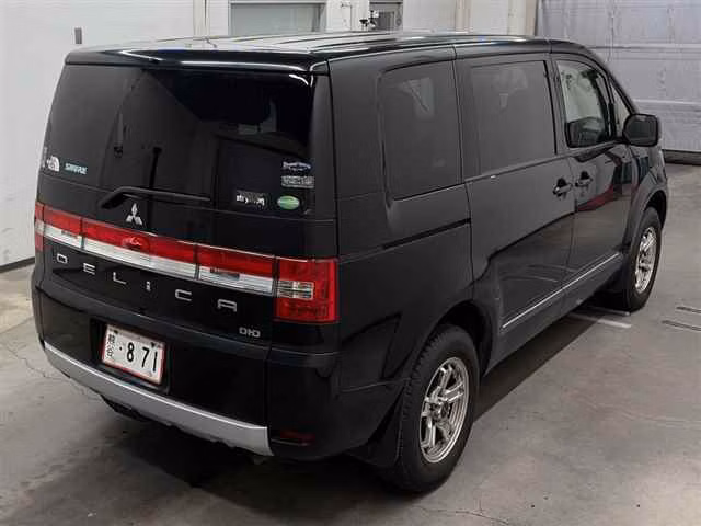 MITSUBISHI DELICA D:5