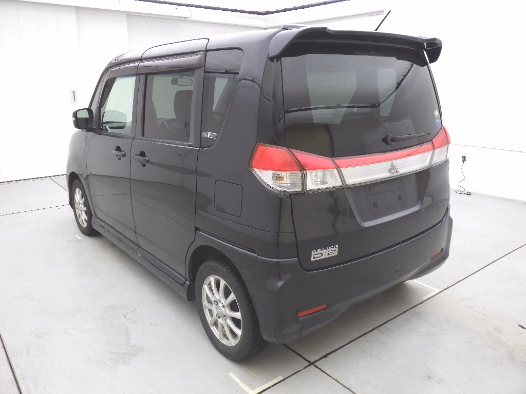 MITSUBISHI DELICA D:2