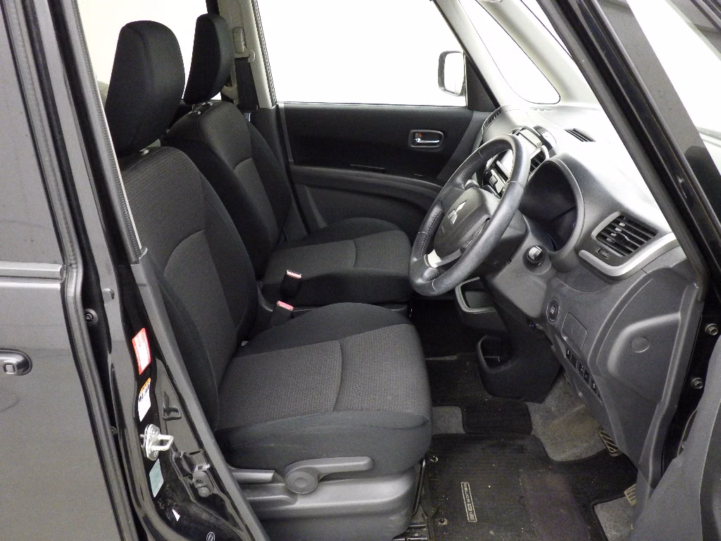 MITSUBISHI DELICA D:2