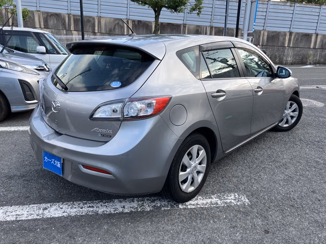 MAZDA AXELA