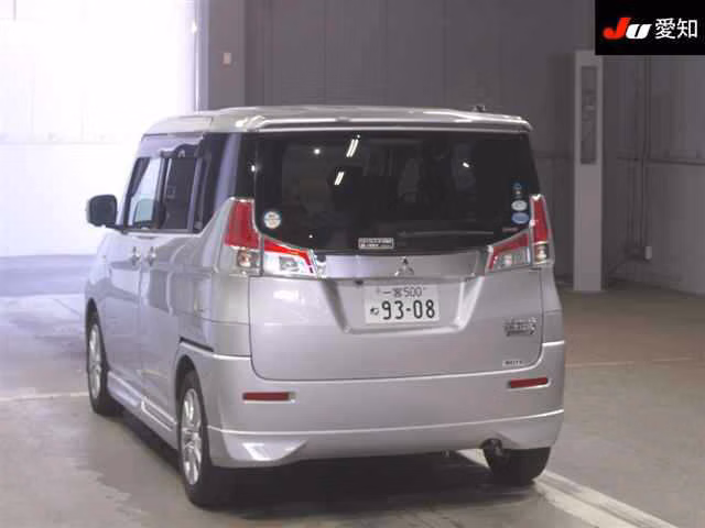 MITSUBISHI DELICA D:2