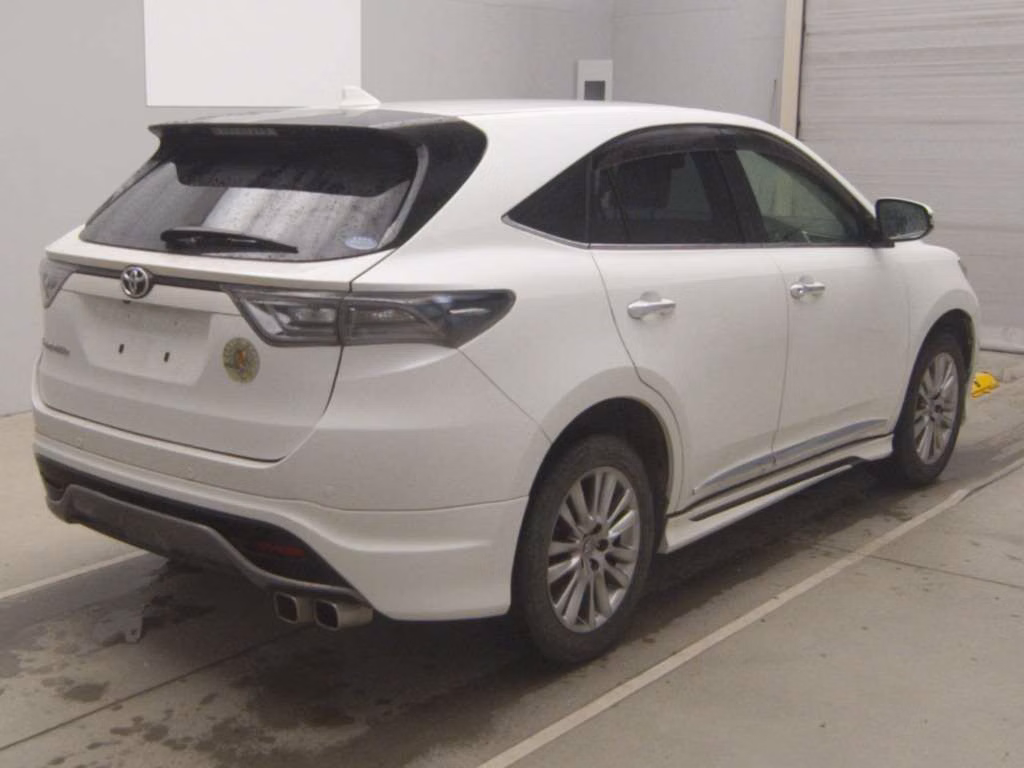 TOYOTA HARRIER