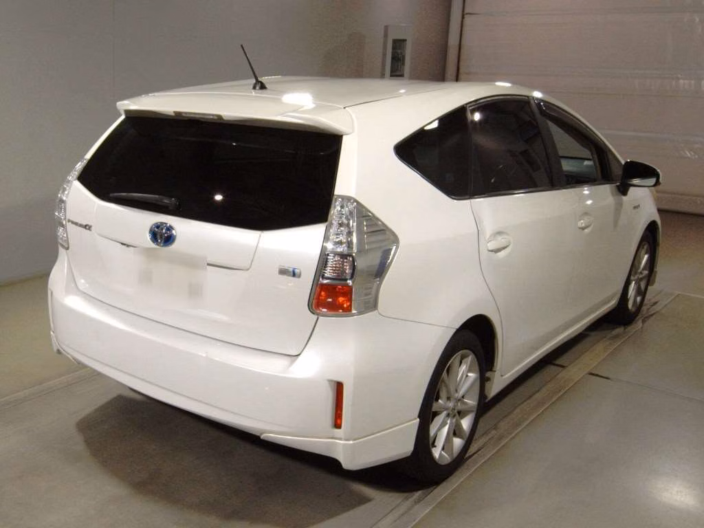 TOYOTA PRIUS ALPHA