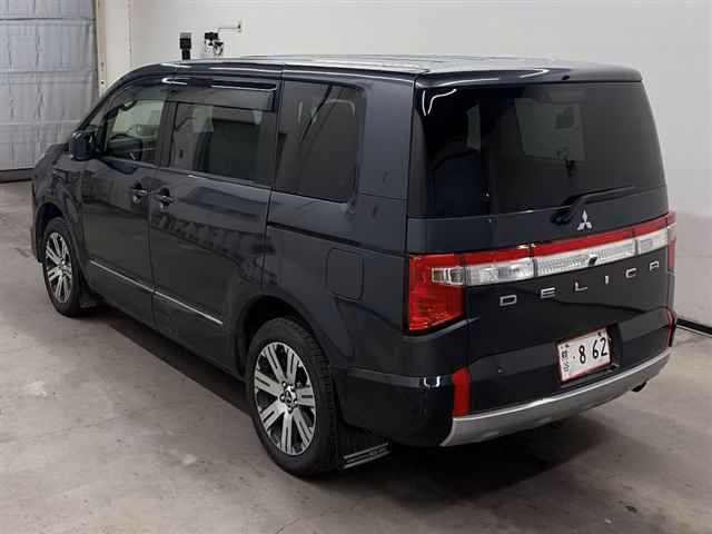 MITSUBISHI DELICA D:5