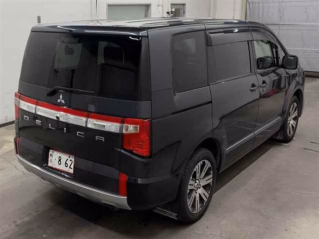 MITSUBISHI DELICA D:5