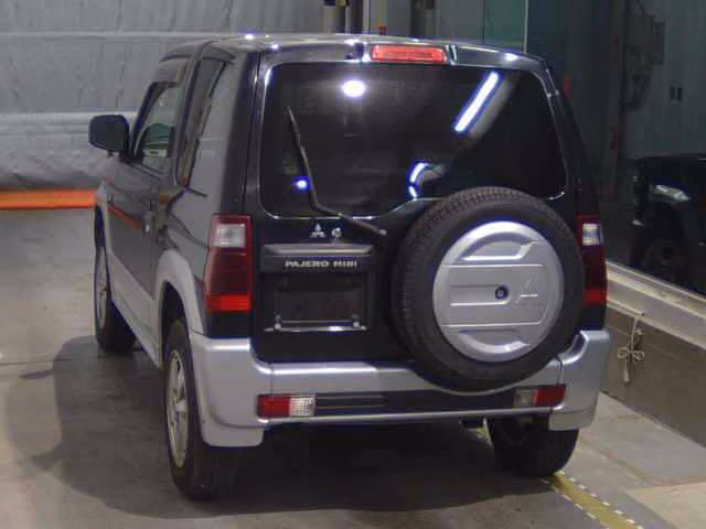 MITSUBISHI PAJERO MINI