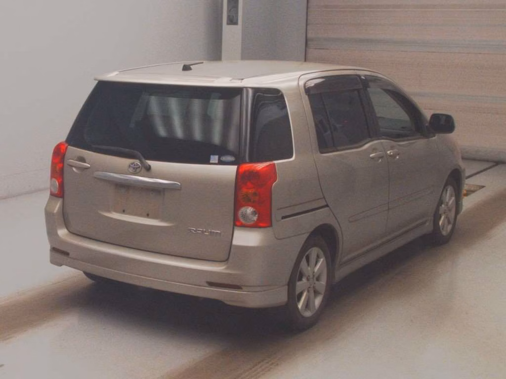 TOYOTA RAUM