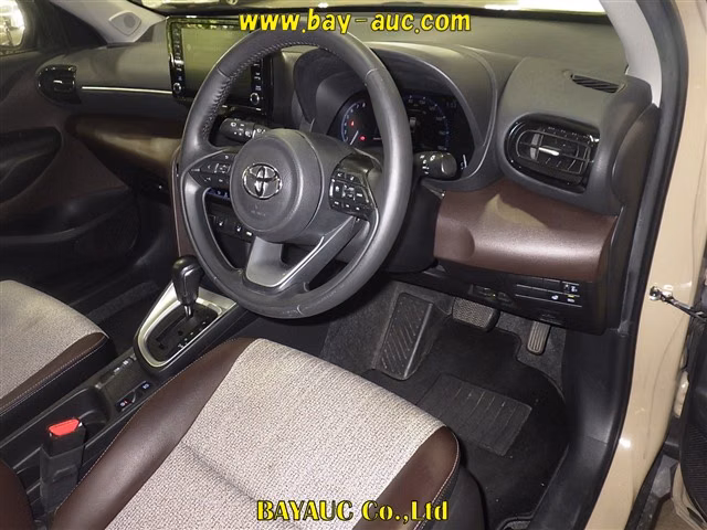 TOYOTA YARIS CROSS