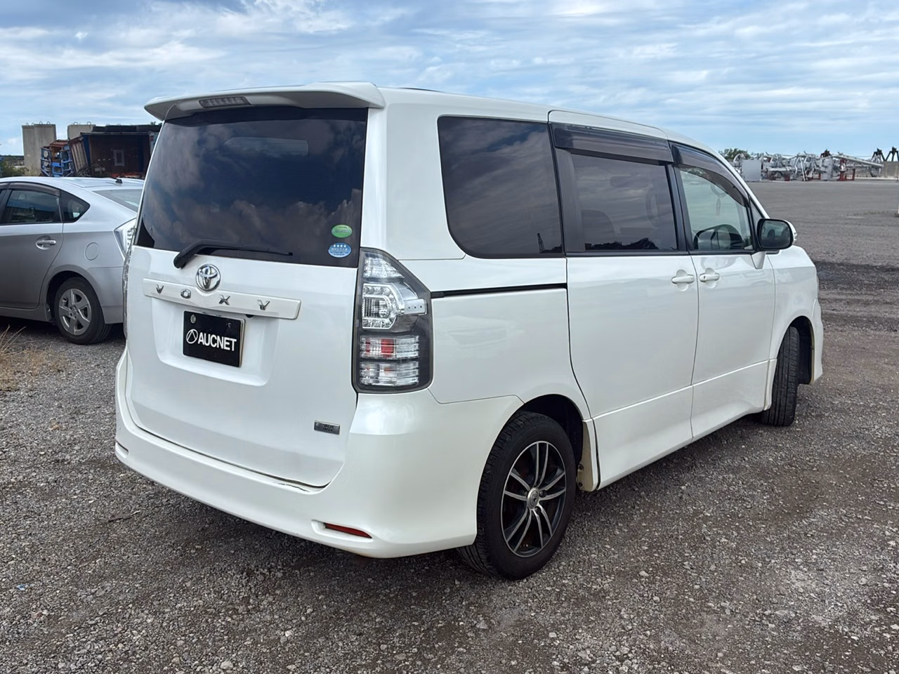 TOYOTA VOXY