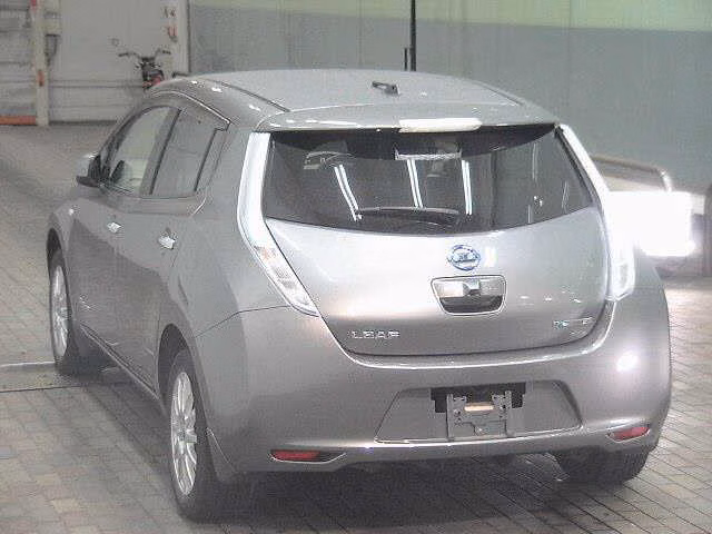 NISSAN LEAF