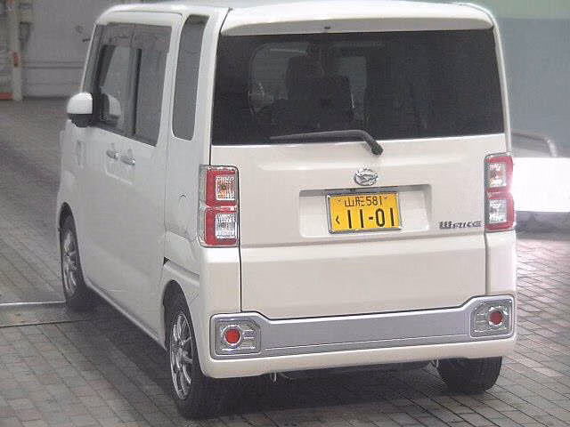 DAIHATSU WAKE