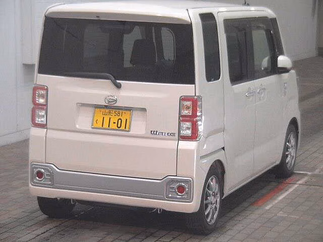 DAIHATSU WAKE