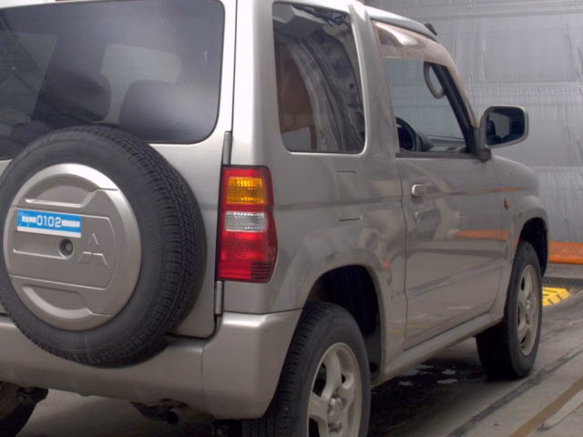 MITSUBISHI PAJERO MINI