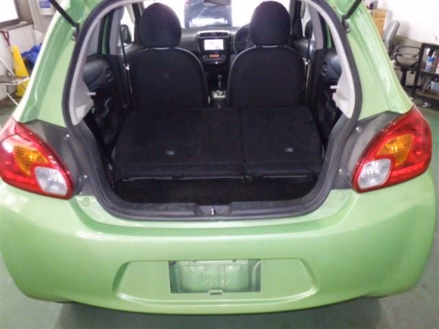 MITSUBISHI MIRAGE