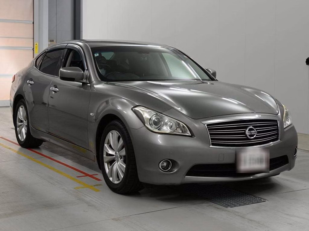 NISSAN FUGA