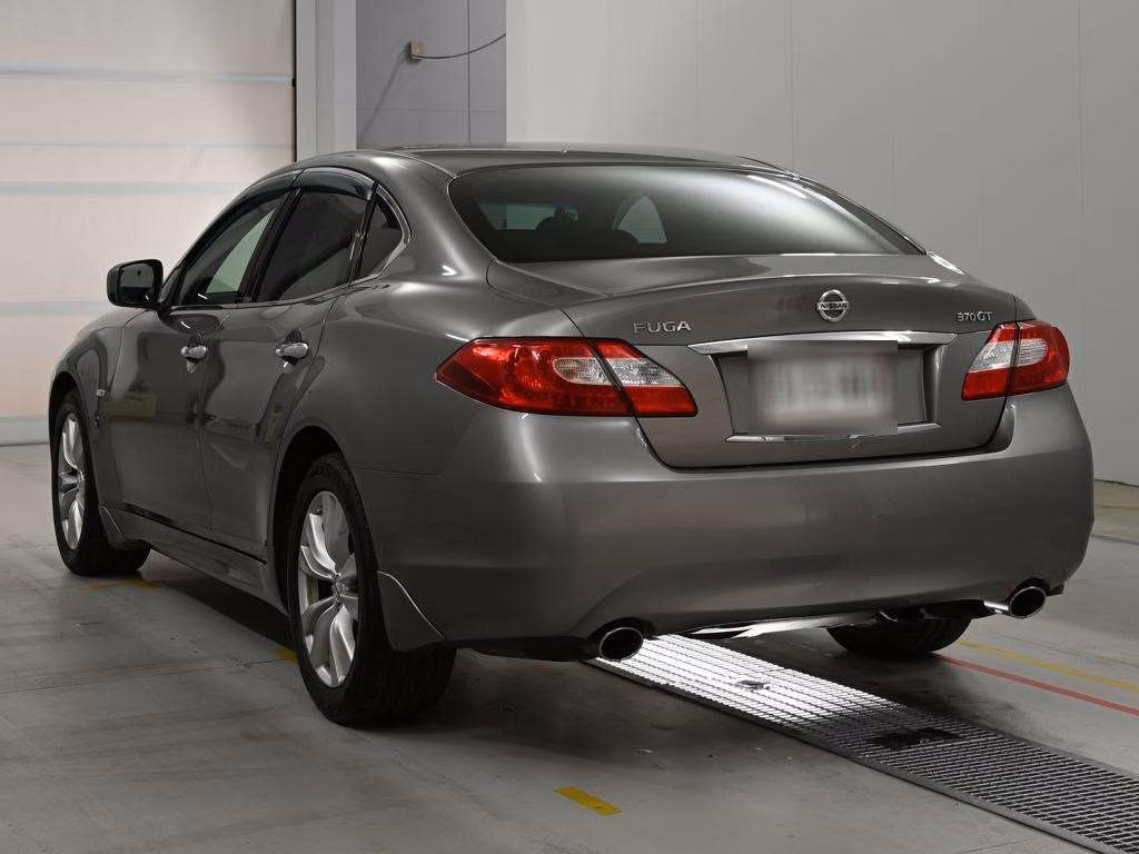 NISSAN FUGA