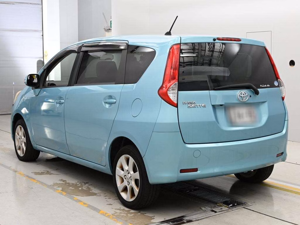 TOYOTA PASSO SETTE