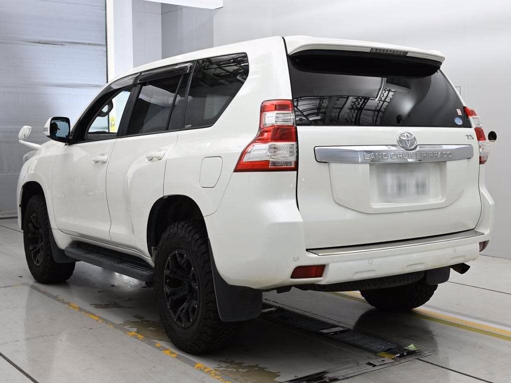 TOYOTA LAND CRUISER PRADO