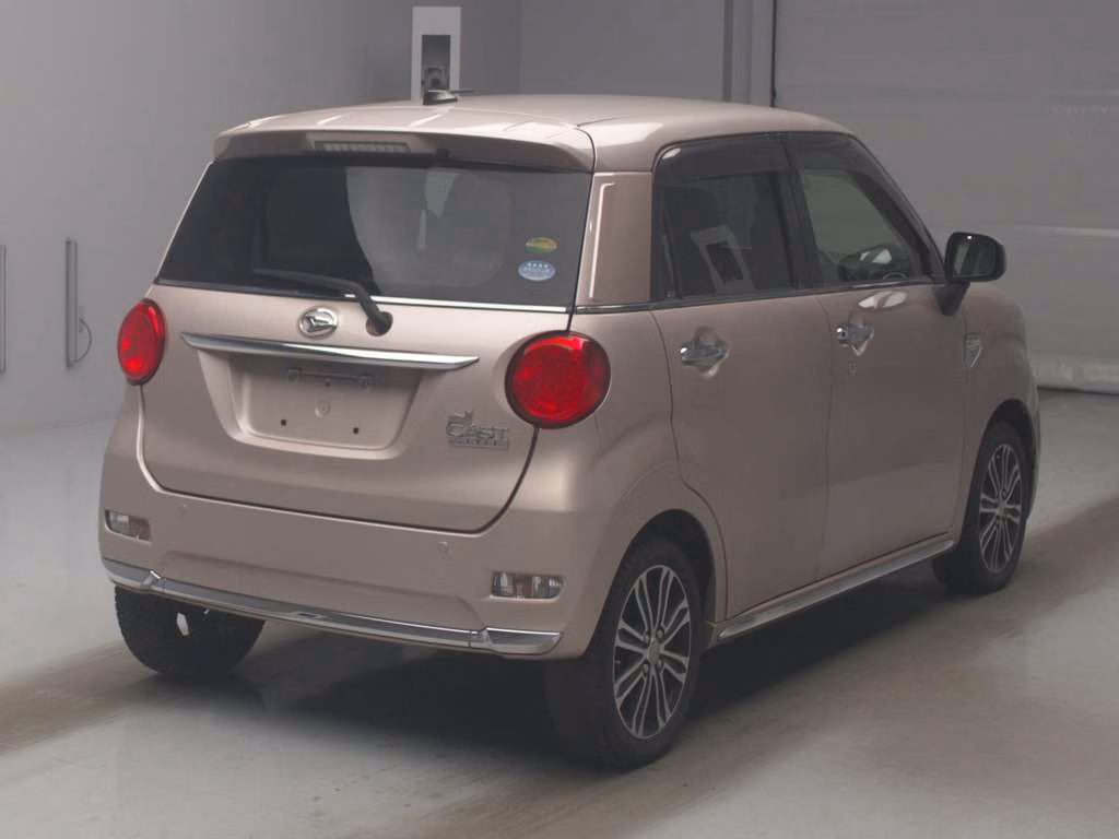 DAIHATSU CAST