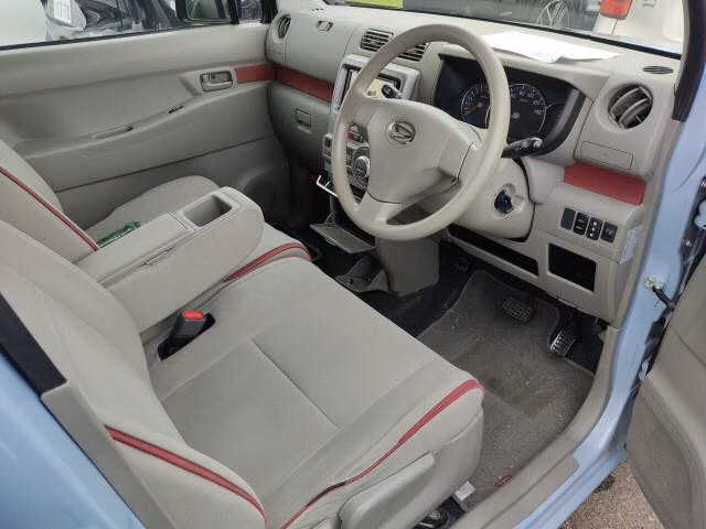 DAIHATSU MOVE CONTE