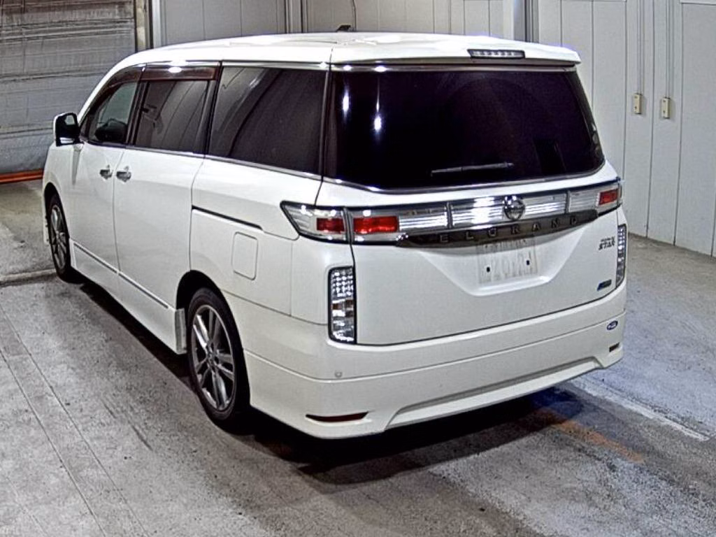 NISSAN ELGRAND