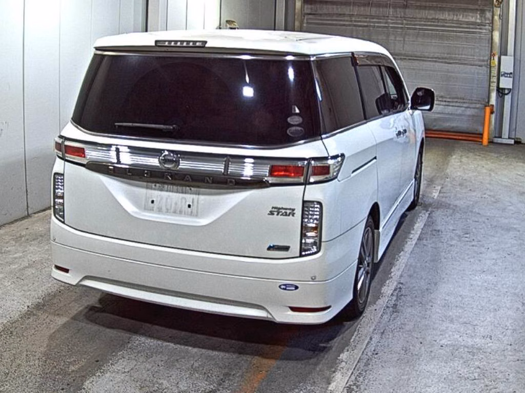 NISSAN ELGRAND