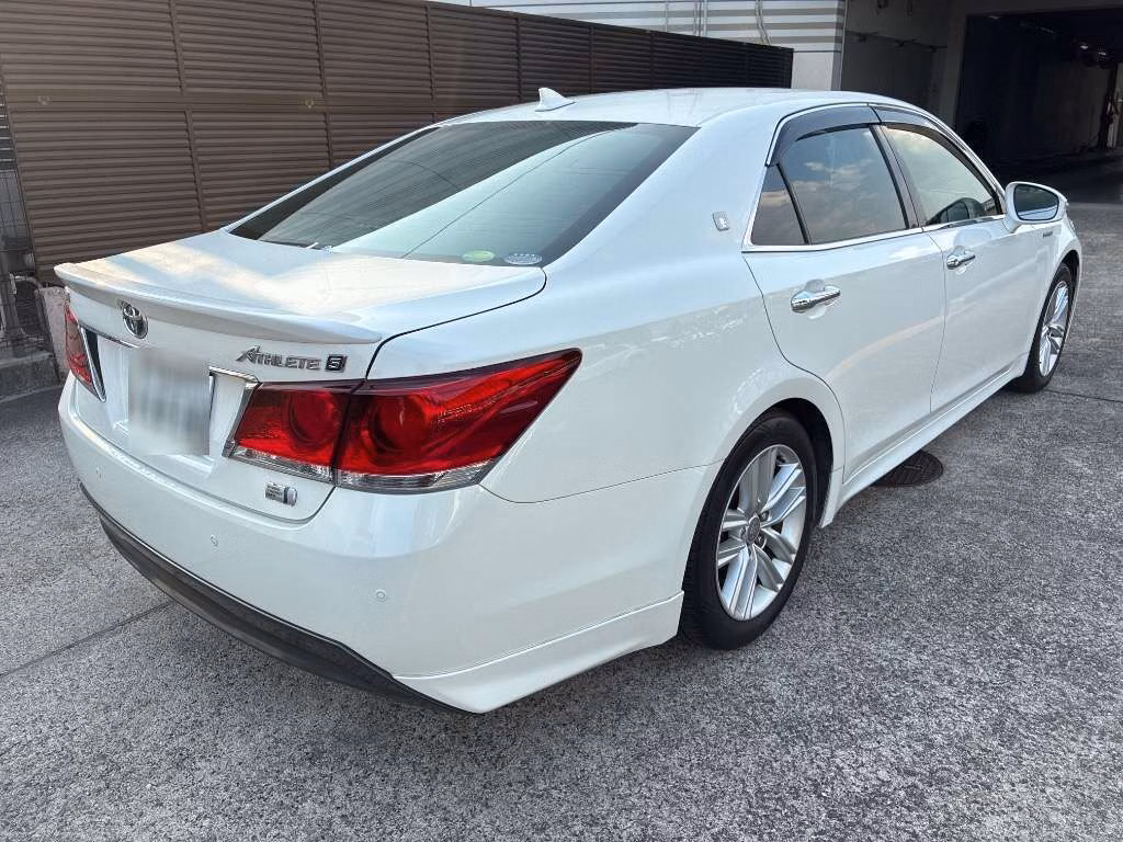 TOYOTA CROWN