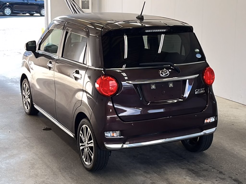 DAIHATSU CAST