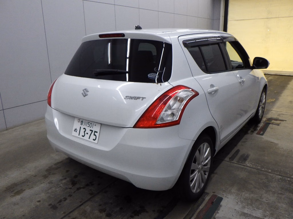 SUZUKI SWIFT