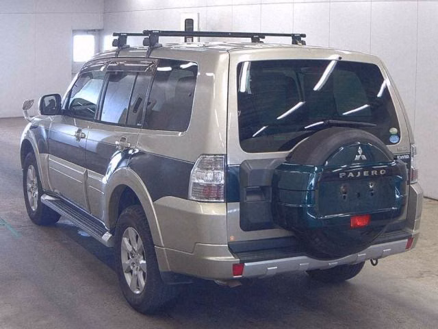 MITSUBISHI PAJERO