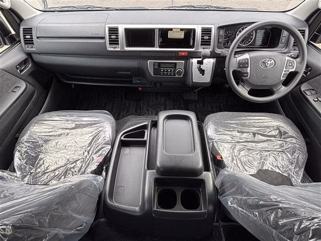 TOYOTA HIACE