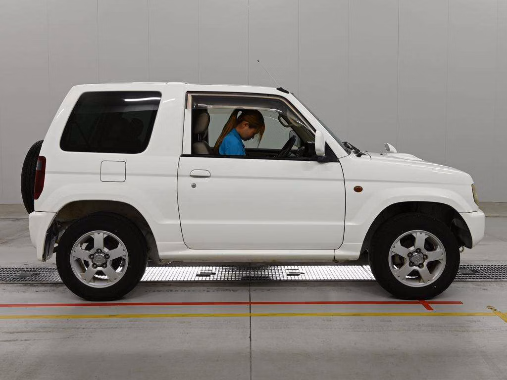 MITSUBISHI PAJERO MINI