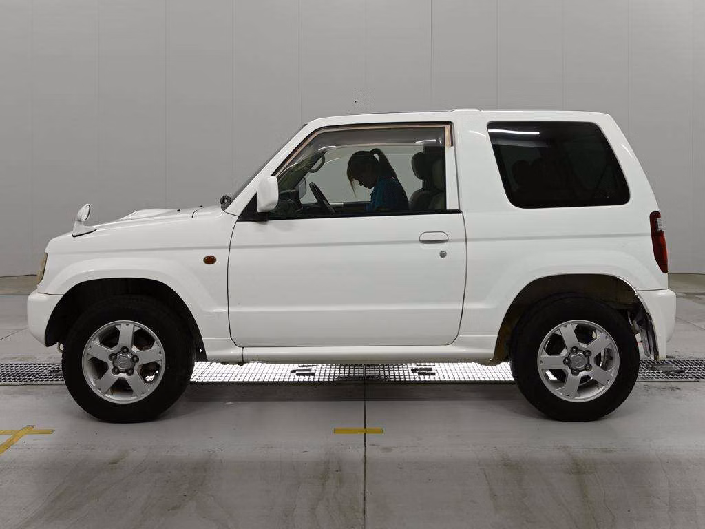 MITSUBISHI PAJERO MINI
