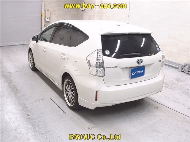 TOYOTA PRIUS ALPHA