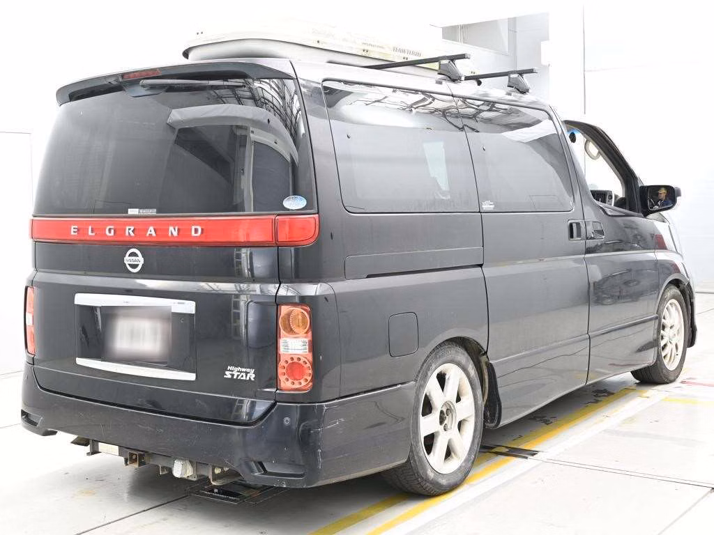 NISSAN ELGRAND