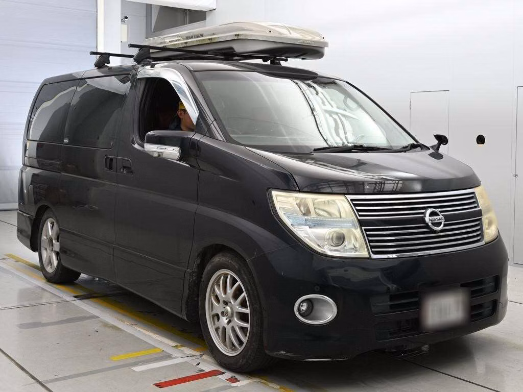 NISSAN ELGRAND