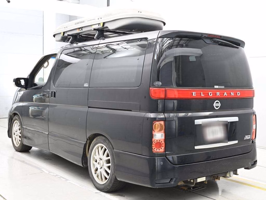 NISSAN ELGRAND