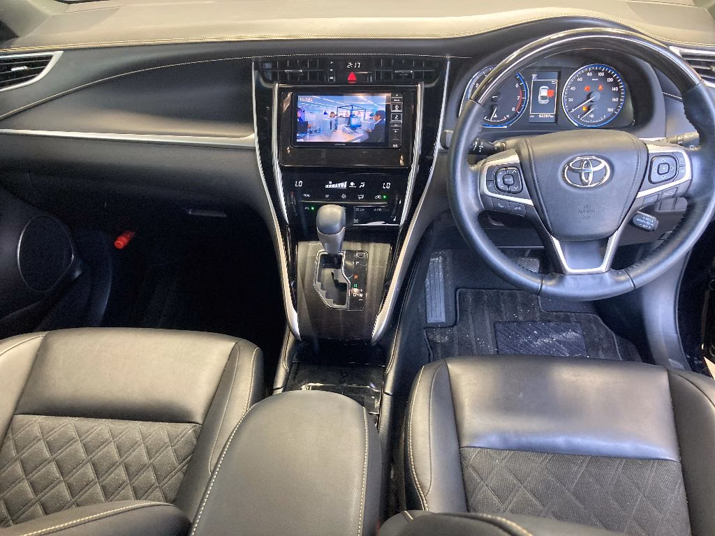 TOYOTA HARRIER