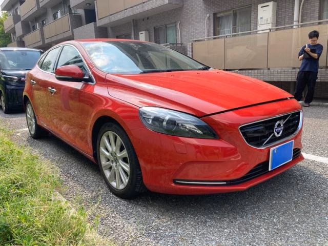 VOLVO V40