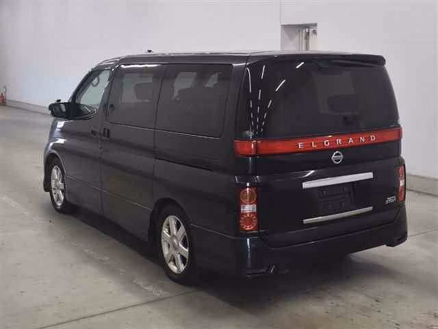 NISSAN ELGRAND