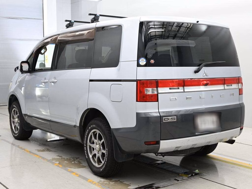 MITSUBISHI DELICA D:5