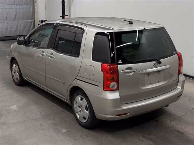 TOYOTA RAUM