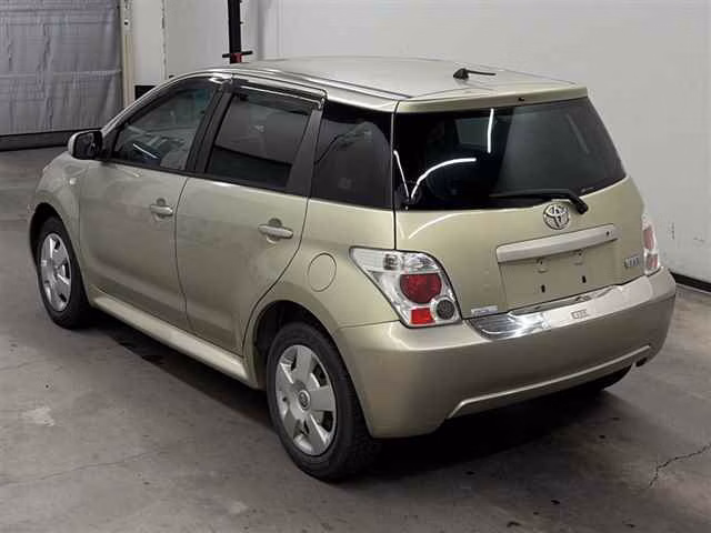 TOYOTA IST