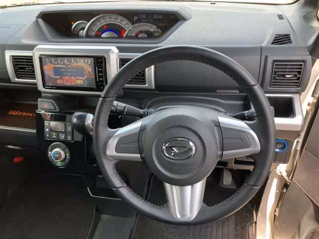 DAIHATSU WAKE