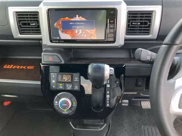 DAIHATSU WAKE